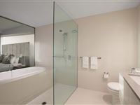 1 Bedroom Spa Apartment - Mantra Circle on Cavill Surfers Paradise