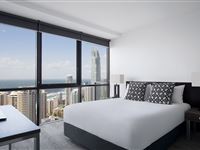 2 Bedroom Ocean Spa Apartment - Mantra Circle on Cavill Surfers Paradise