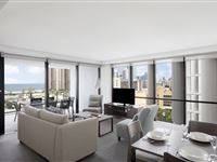 2 Bedroom Spa Apartment - Mantra Circle on Cavill Surfers Paradise